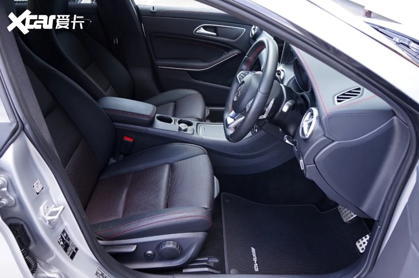 晒的烫怎么降温才靠谱？冰球突破网站夏天座椅(图3)